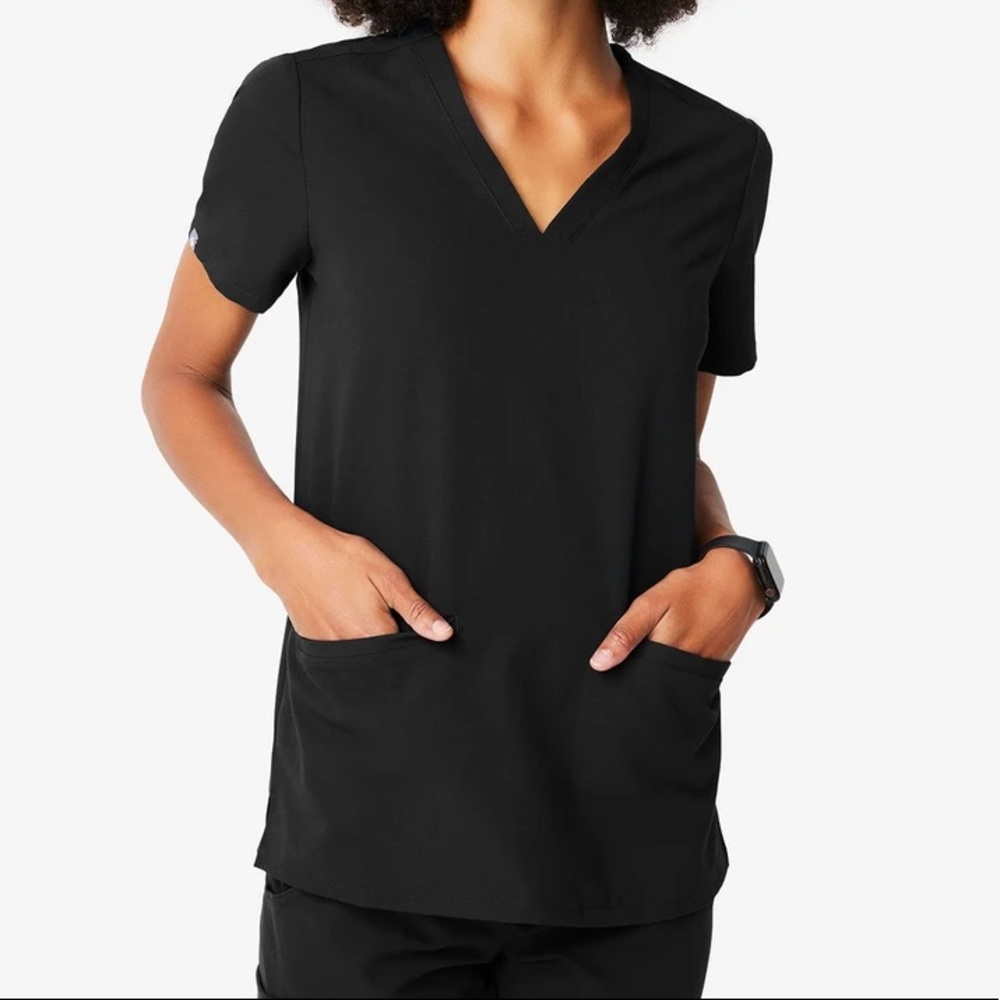 FIGS Casma Scrub Top